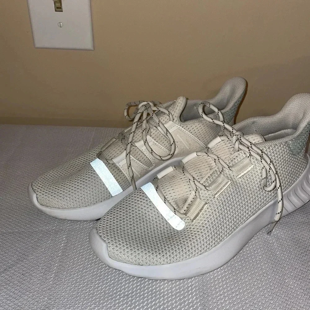 Adidas women’s sneaker 8.5 shoes tubular running mesh lightweight comfy chalk